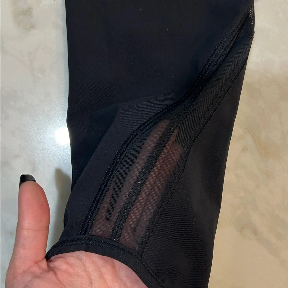 Lululemon Fresh in Mesh - Crop Leggings